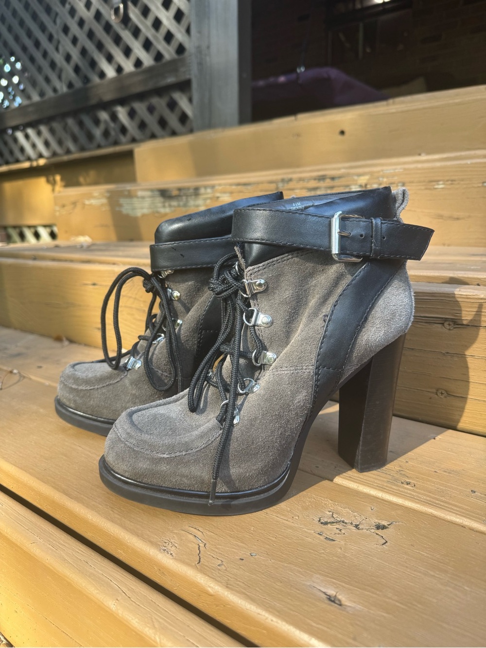 Nine West y2k gray suede lace up hiking heeled boots size 8.5